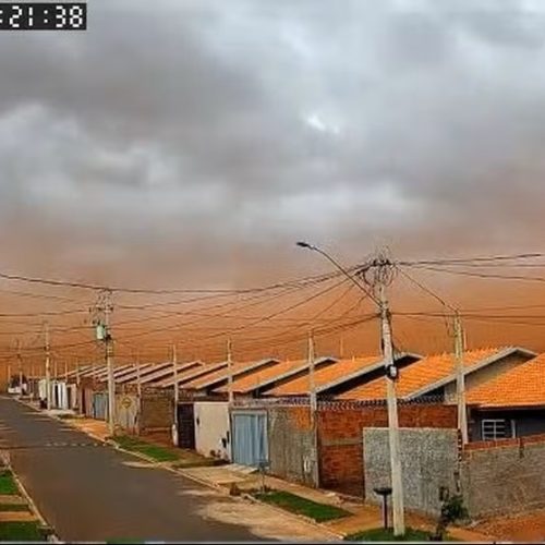 Ventos de até 65 km/h e tempestades de poeira assustam moradores na região de Ribeirão Preto
