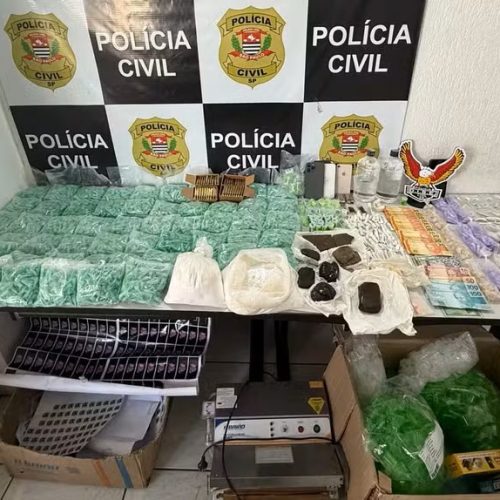 Operação em Araraquara apreende quase 8 mil porções de drogas e munições de fuzil