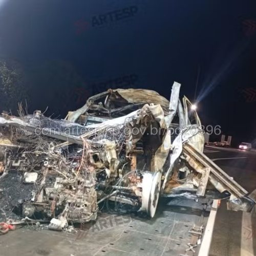 Motorista morre após colisão entre carro e carreta no km 395  da SP 330