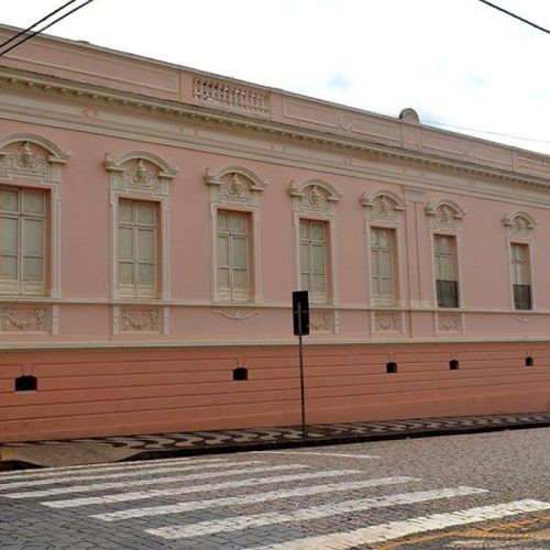 Briga durante recreio deixa cinco estudantes e funcionária feridos em escola de Araras